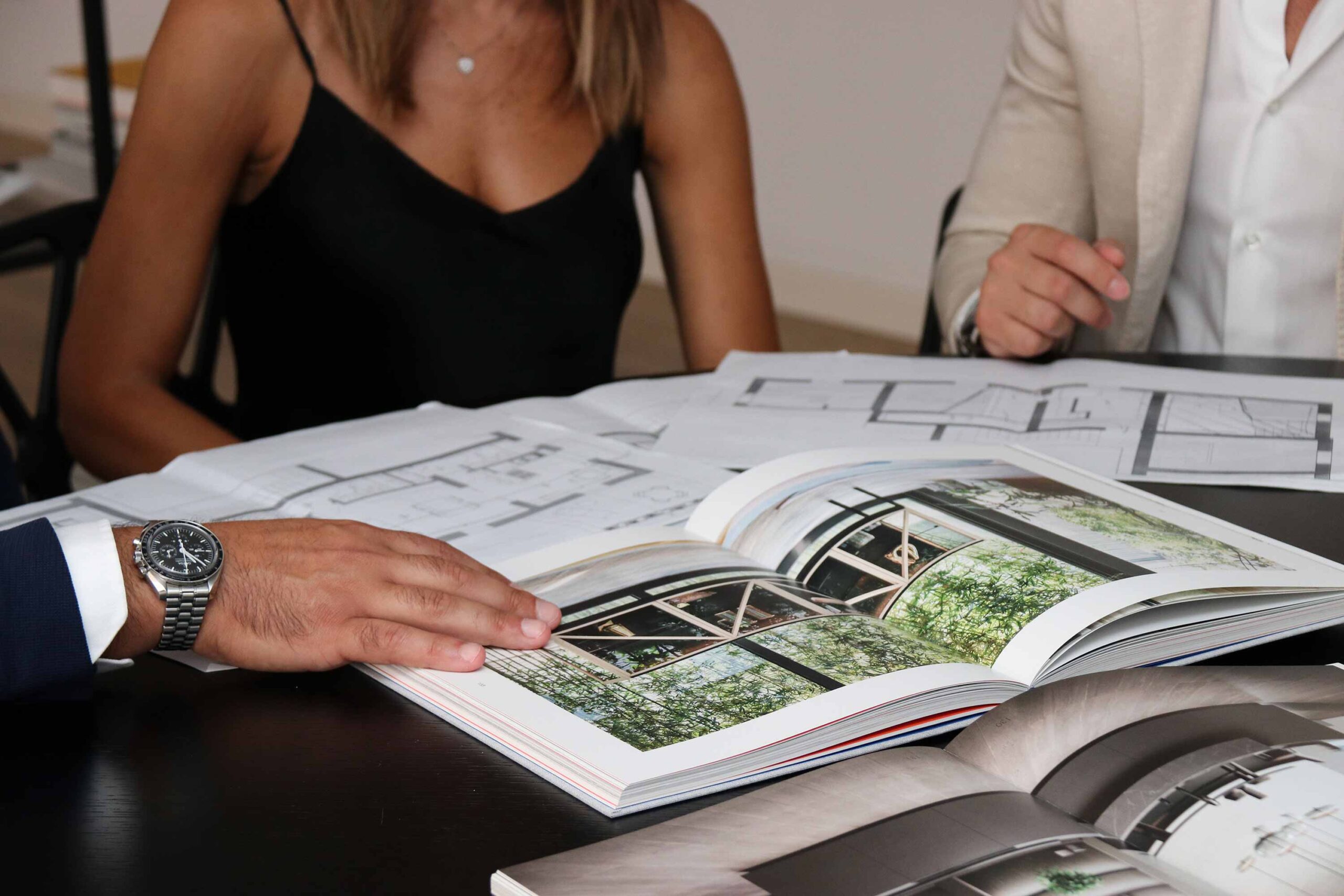 catalogo con marchi di arredamento